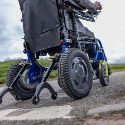 Fauteuil roulant Electrique Pliable ESPRIT ACTION mon-materiel-medical-en-pharmacie.fr