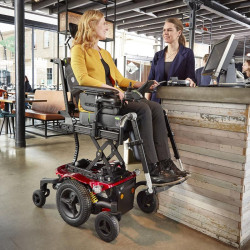 Fauteuil roulant Electrique morgan M versus mon-materiel-medical-en-pharmacie.fr